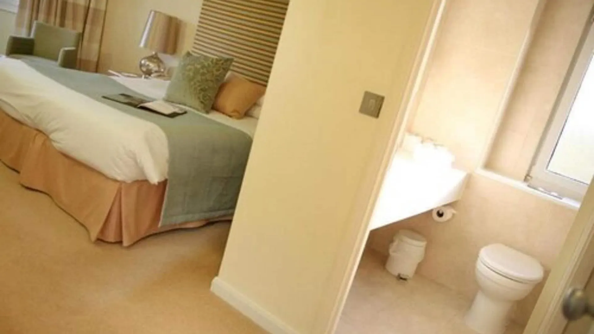 Marwell Hotel Winchester South 3*,